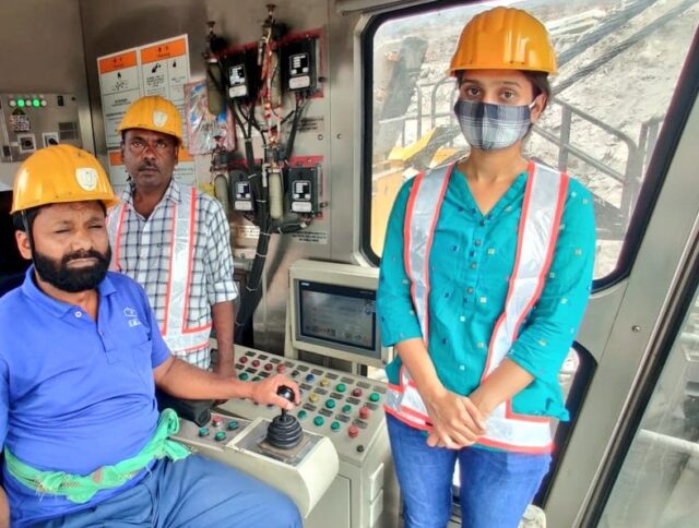 शिवानी मीना पहली महिला उत्खनन इंजीनियर के रूप में सेंट्रल कोलफील्ड्स में शामिल