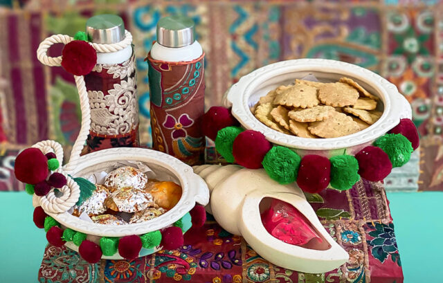 Have a rangeen blast this Holi with Izzhaar!